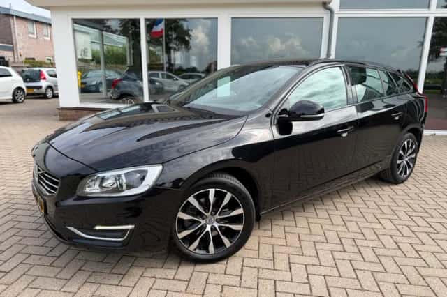 Volvo V60 (2018) thumbnail 1