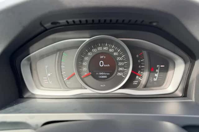 Volvo V60 (2018) thumbnail 4