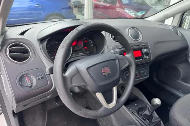 SEAT Ibiza (2011) thumbnail 5