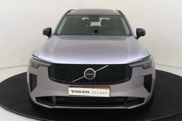Volvo XC90 (2025) thumbnail 3