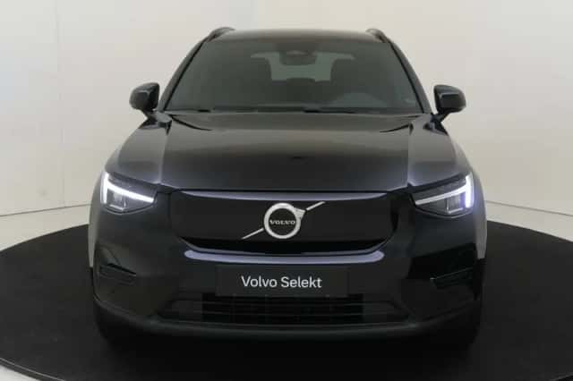 Volvo XC40 (2023) thumbnail 4