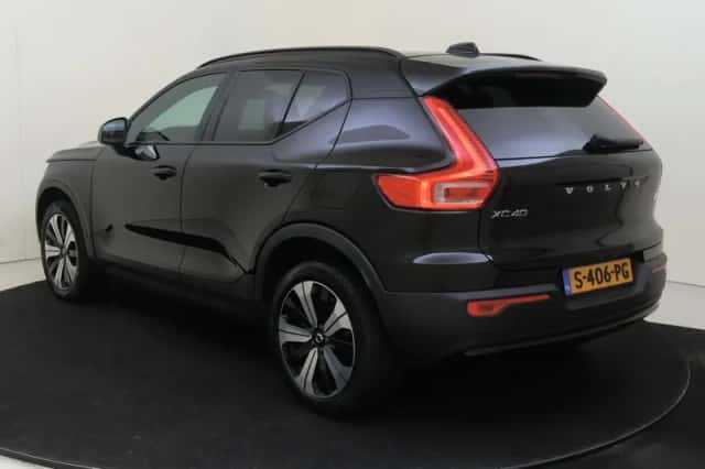 Volvo XC40 (2023) thumbnail 5