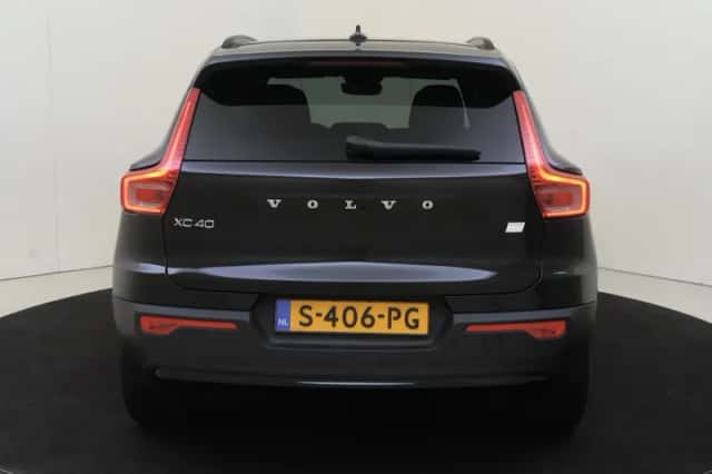Volvo XC40 (2023) thumbnail 6