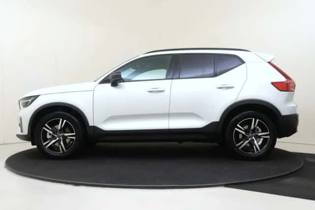 Volvo XC40 (2026) thumbnail 2