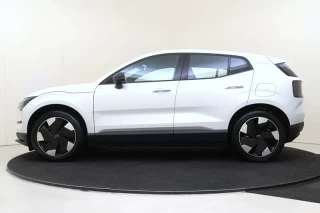 Volvo EX30 (2025) thumbnail 2