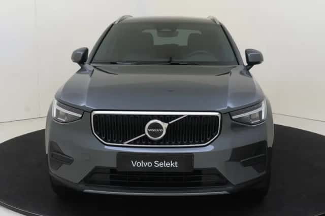 Volvo XC40 (2025) thumbnail 3