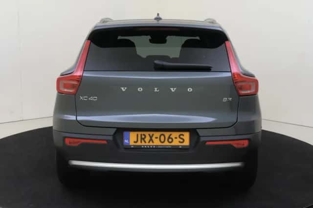 Volvo XC40 (2025) thumbnail 5