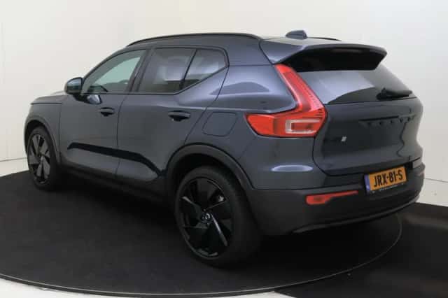 Volvo EX40 (2025) thumbnail 4