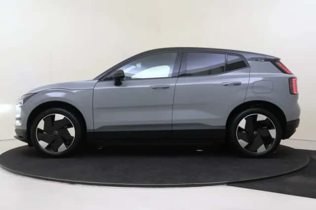 Volvo EX30 (2024) thumbnail 3