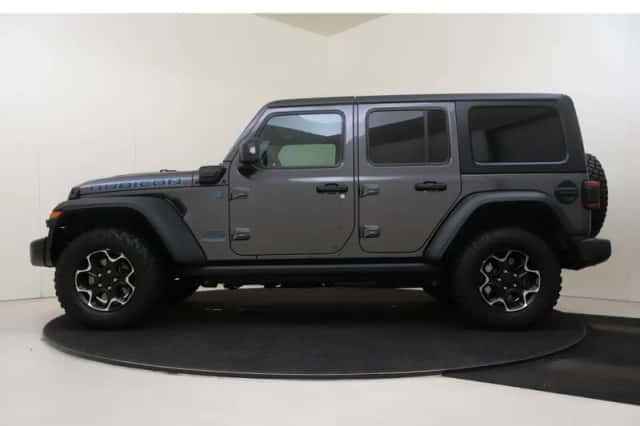 Jeep Wrangler (2022) thumbnail 2