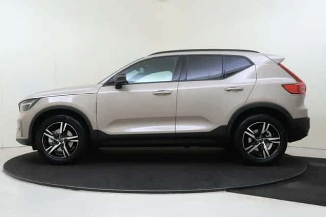 Volvo XC40 (2026) thumbnail 2