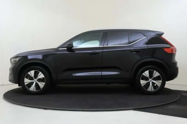 Volvo XC40 (2023) thumbnail 2
