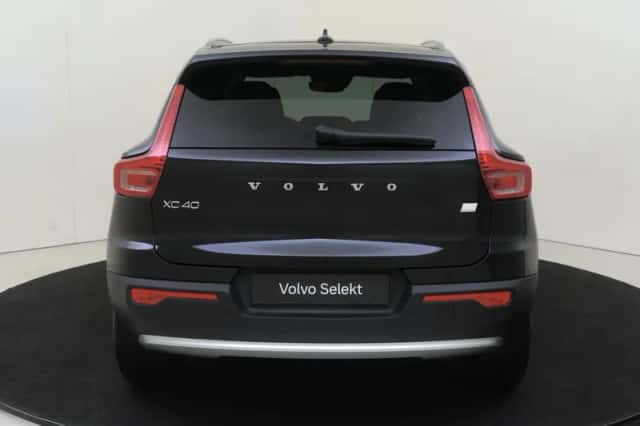 Volvo XC40 (2023) thumbnail 5