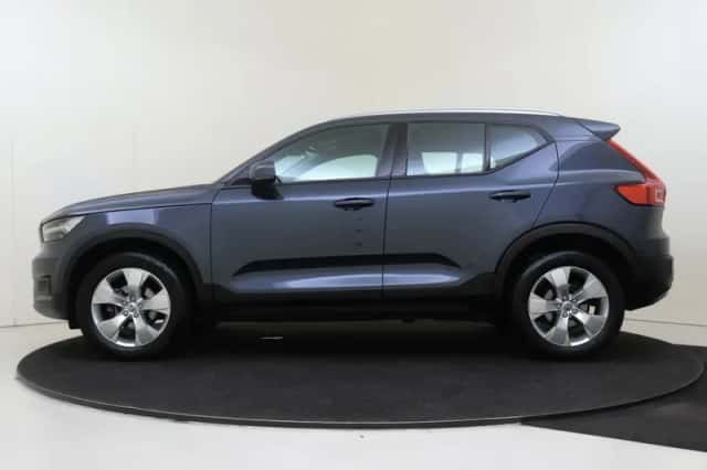 Volvo XC40 (2021) thumbnail 2