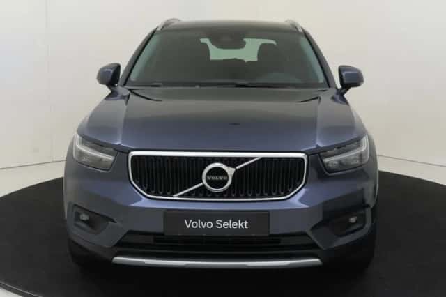 Volvo XC40 (2021) thumbnail 3