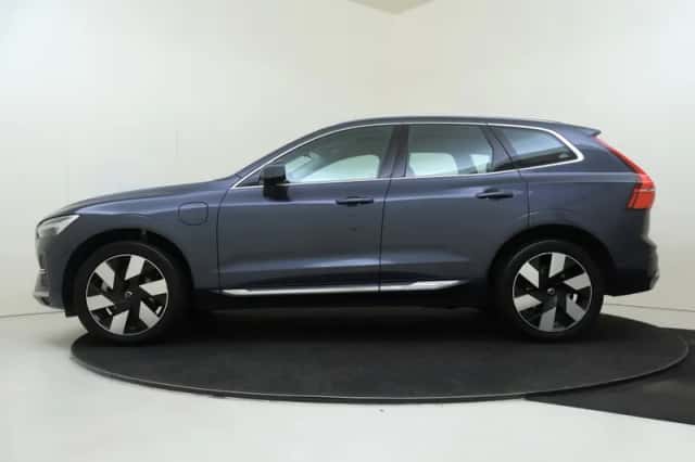Volvo XC60 (2023) thumbnail 2