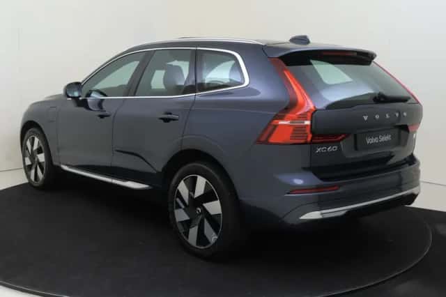 Volvo XC60 (2023) thumbnail 4