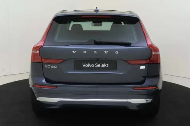 Volvo XC60 (2023) thumbnail 5