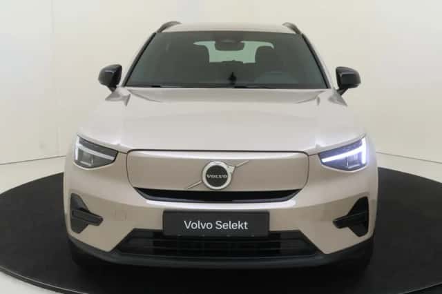 Volvo EX40 (2025) thumbnail 4