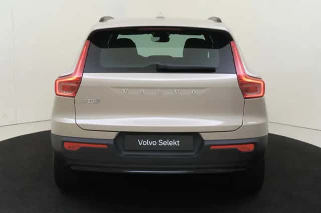 Volvo EX40 (2025) thumbnail 6