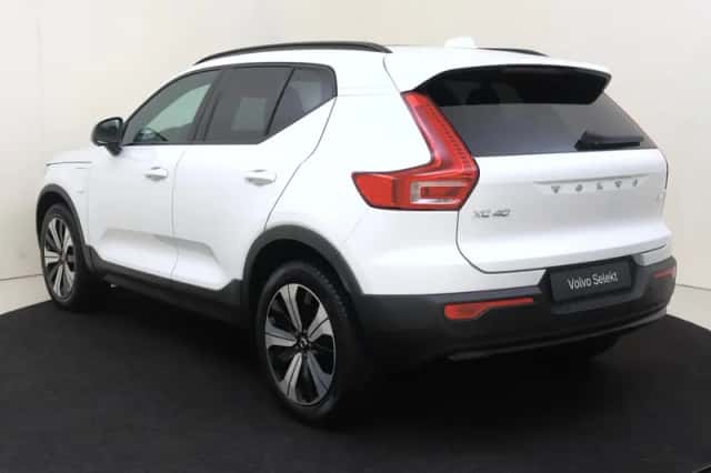 Volvo XC40 (2023) thumbnail 4