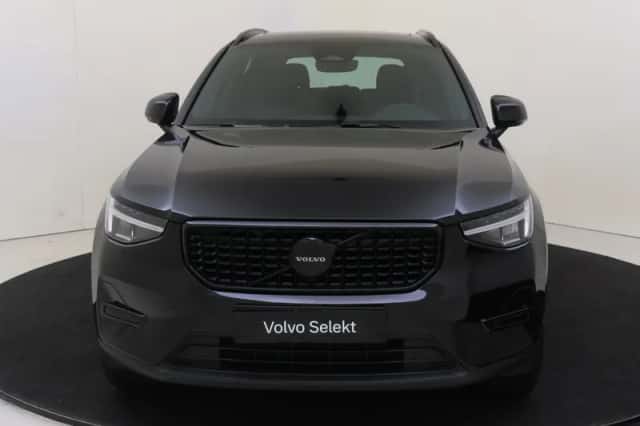 Volvo XC40 (2025) thumbnail 3