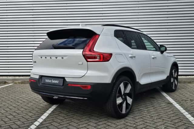 Volvo XC40 (2023) thumbnail 6