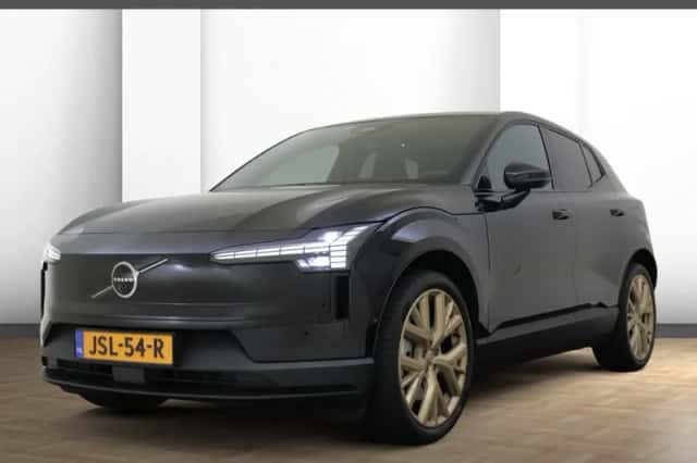 Volvo EX30 (2025) thumbnail 1