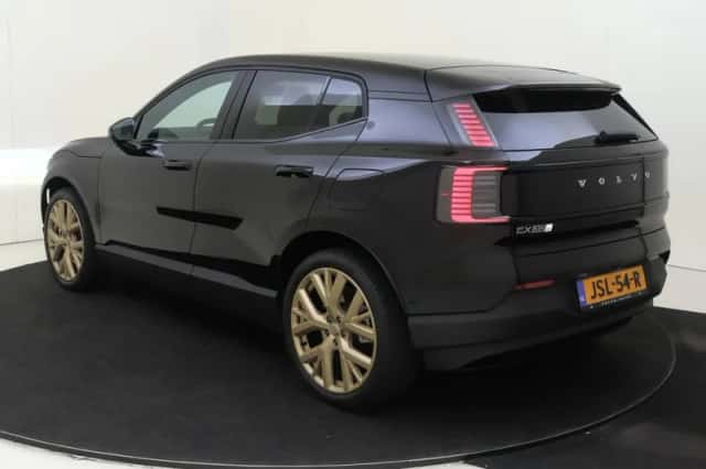 Volvo EX30 (2025) thumbnail 4