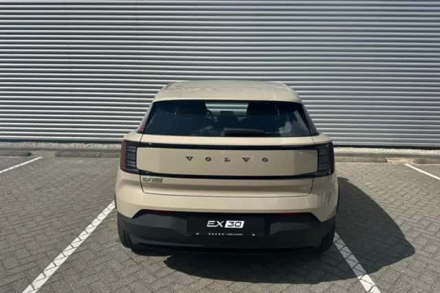 Volvo EX30 (2026) thumbnail 3