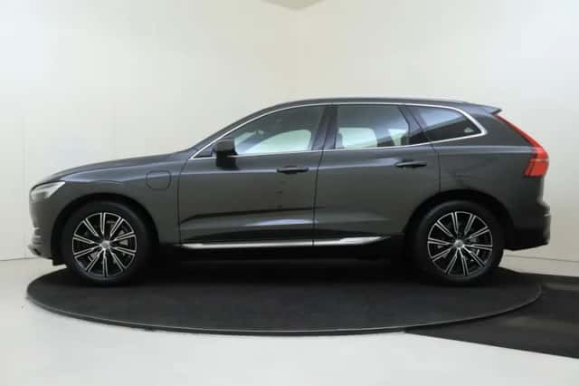 Volvo XC60 (2021) thumbnail 2