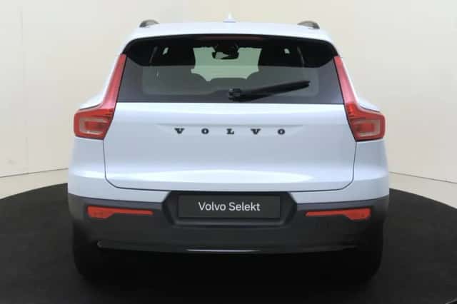 Volvo XC40 (2024) thumbnail 5