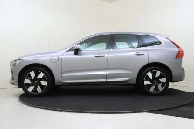 Volvo XC60 (2023) thumbnail 2