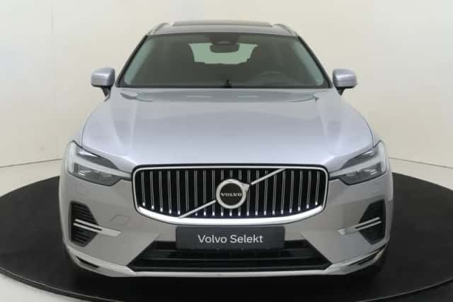 Volvo XC60 (2023) thumbnail 3