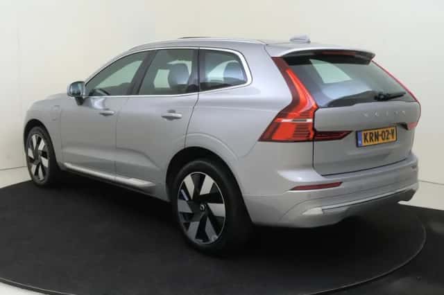 Volvo XC60 (2023) thumbnail 4