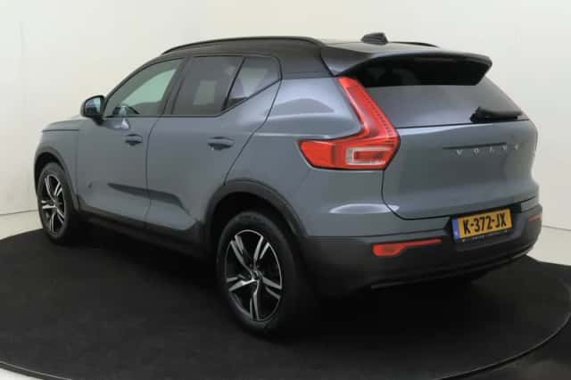 Volvo XC40 (2021) thumbnail 4