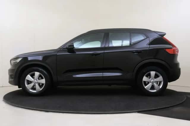 Volvo XC40 (2021) thumbnail 2