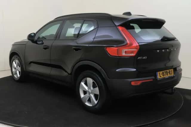 Volvo XC40 (2021) thumbnail 4