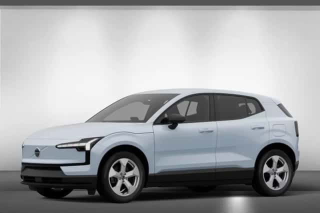 Volvo EX30 (2025) thumbnail 1