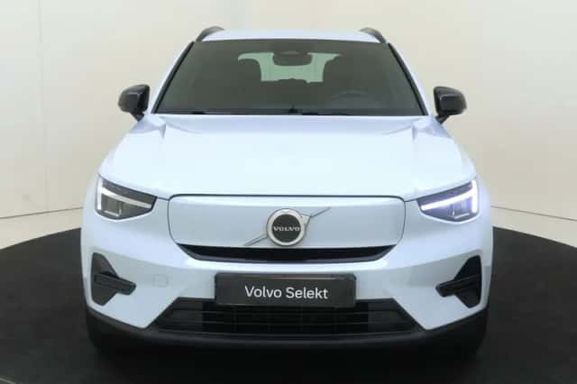 Volvo EX40 (2025) thumbnail 3