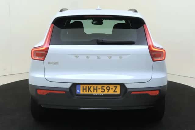 Volvo EX40 (2025) thumbnail 5