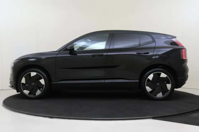 Volvo EX30 (2025) thumbnail 2