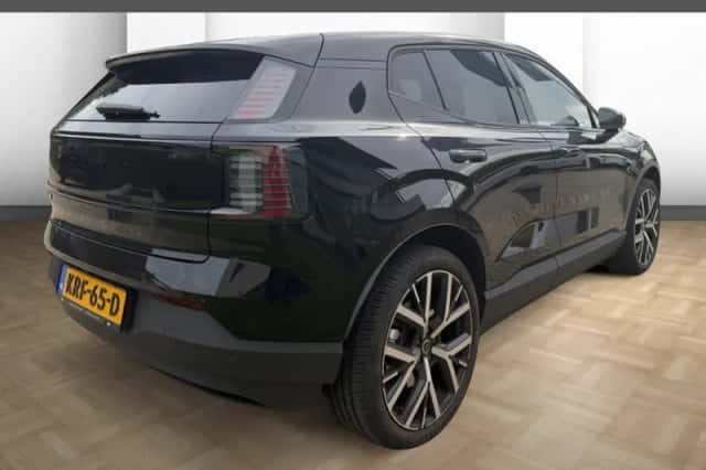 Volvo EX30 (2026) thumbnail 3