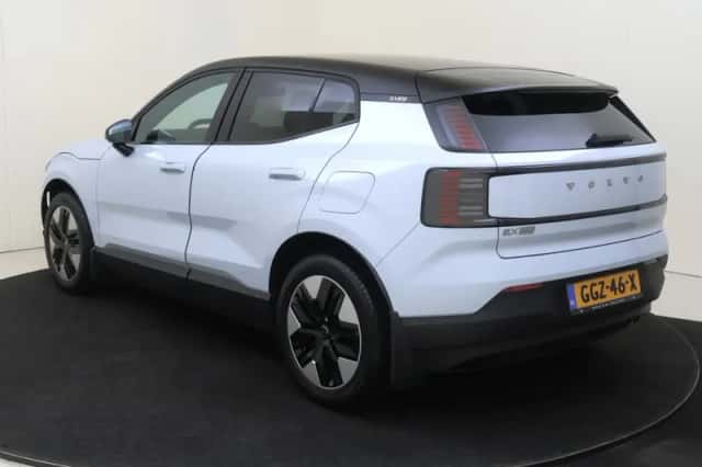 Volvo EX30 (2024) thumbnail 4