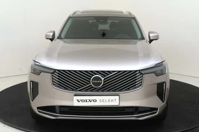 Volvo XC90 (2025) thumbnail 3