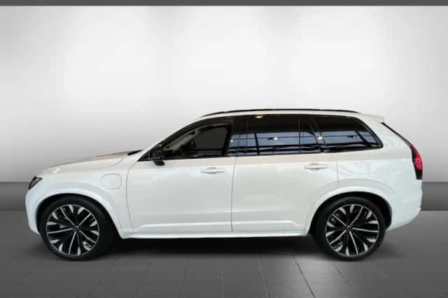 Volvo XC90 (2025) thumbnail 3