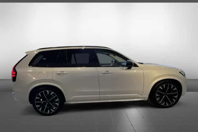 Volvo XC90 (2025) thumbnail 6