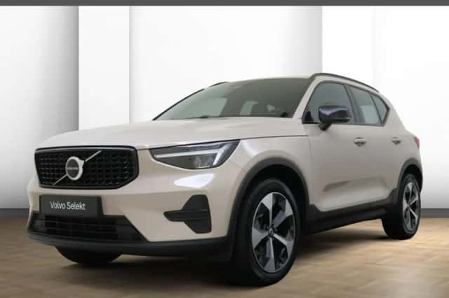 Volvo XC40 (2025) thumbnail 1