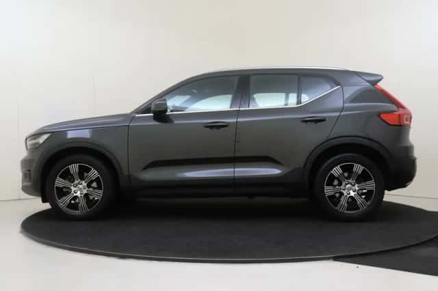 Volvo XC40 (2019) thumbnail 2