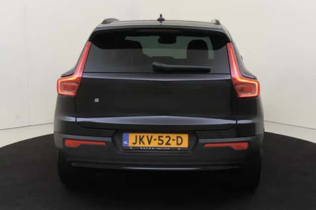 Volvo EX40 (2025) thumbnail 5